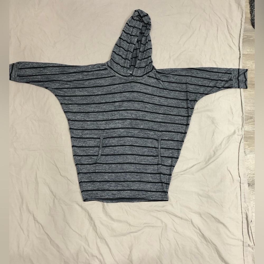 Market & Spruce. Hooded Pullover.3/4 sleeve sweater. Women’s XL.